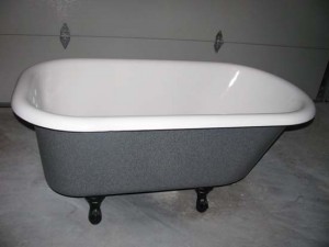 clawfoot tub antique