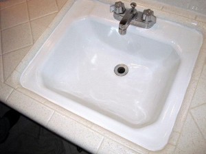 Repaired_refinished_porcelain_sink-300x225